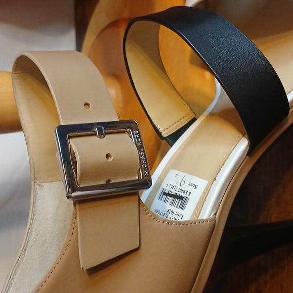 New!! Michael Kors Black, White and Cream Buckled Heels Sz 9.5 - Picture 5 of 9